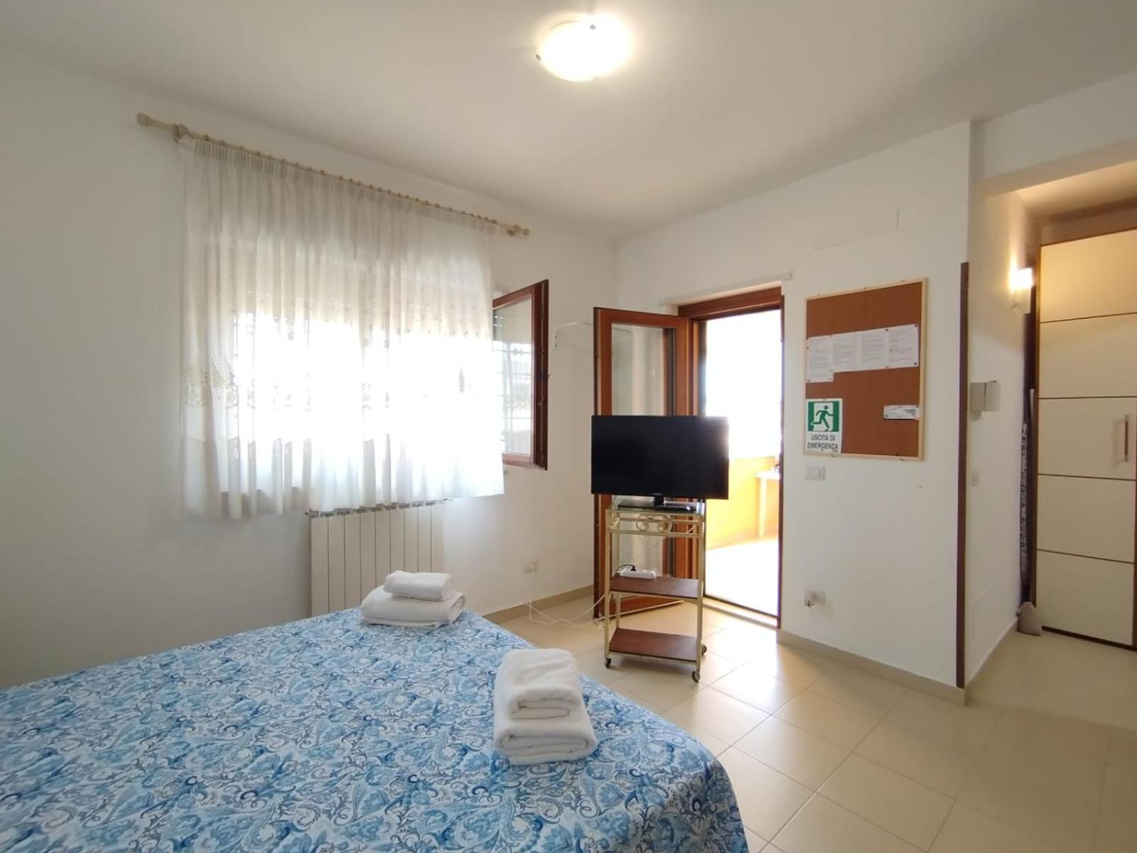 Gala Mini Apartment Fiumicino Exterior foto
